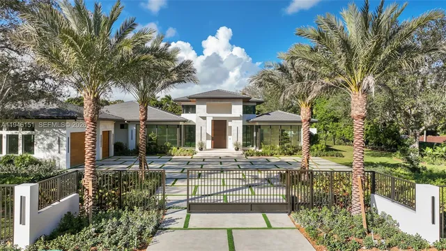 7-bedroom home at 7725 SW 114th Street, Pinecrest