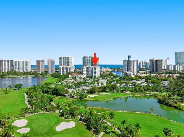 3-bedroom home at 19900 E Country Club Drive #502, Aventura