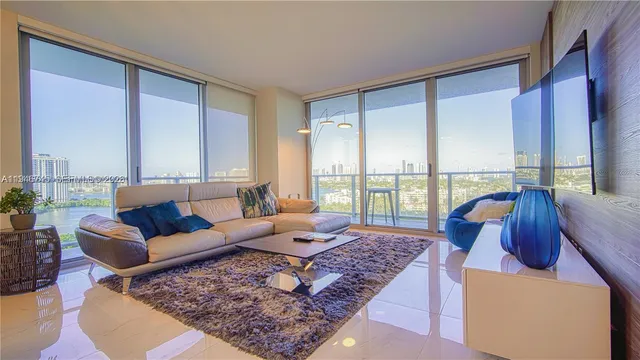 3-bedroom home at 16385 Biscayne Boulevard #1415, North Miami Beach