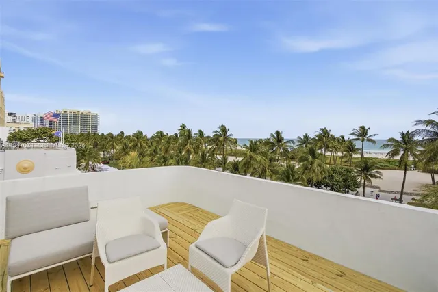 4-bedroom home at 1250 Ocean Drive #PH1, Miami Beach