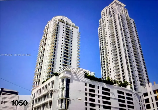 1-bedroom home at 1050 Brickell Avenue #1816, Miami