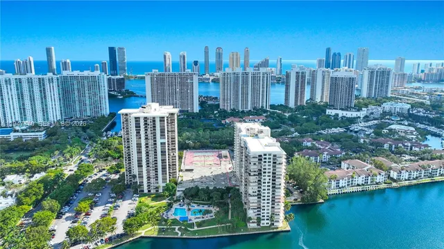 3-bedroom home at 18151 NE 31st Court #301, Aventura