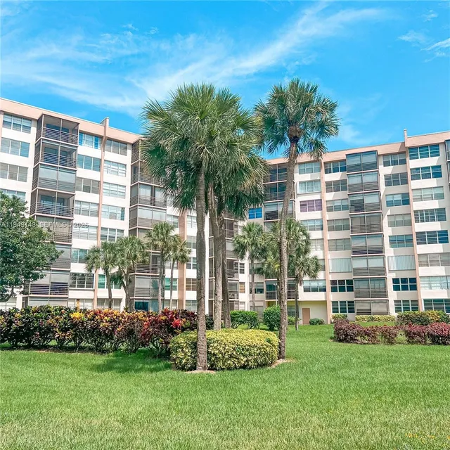 2-bedroom home at 1000 Saint Charles Place #721, Pembroke Pines