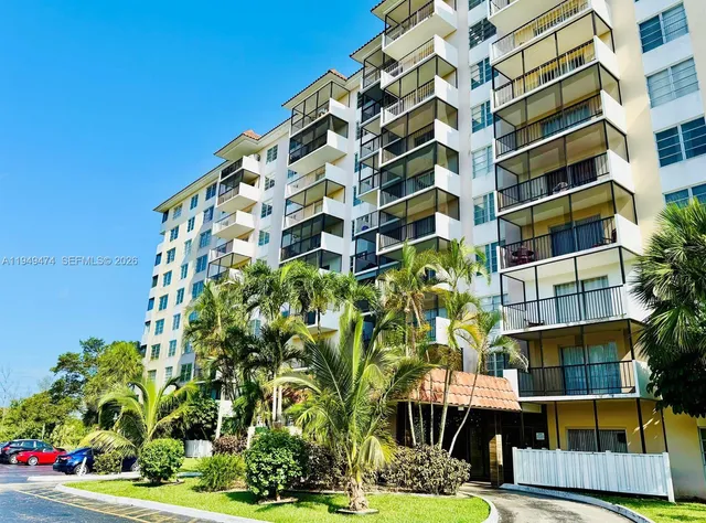 2-bedroom home at 4164 Inverrary Drive #913, Lauderhill