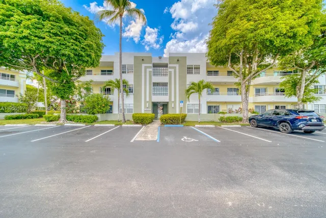 2-bedroom home at 10795 SW 108th Avenue #304, Miami