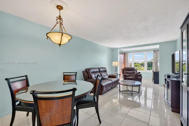 1-bedroom home at 2801 Somerset Drive #408, Lauderdale Lakes