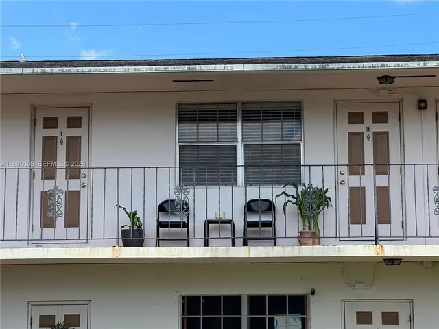 1-bedroom home at 1825 Cleveland Street #15, Hollywood