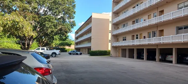 2-bedroom home at 6731 Cypress Road #310, Plantation
