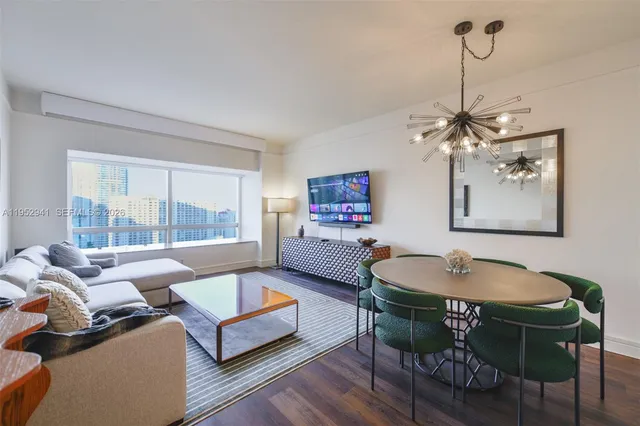 1-bedroom home at 1435 Brickell Avenue #3510, Miami