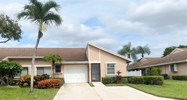 2-bedroom home at 8089 Sweetbriar Way, Boca Raton