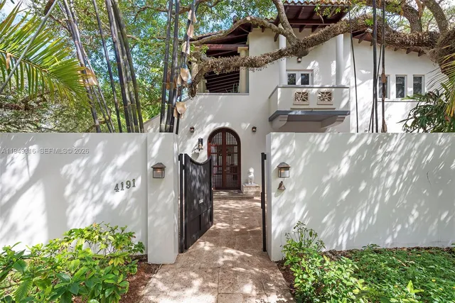 6-bedroom home at 4191 Lybyer Avenue, Miami