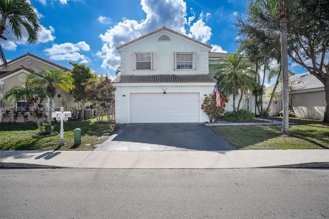 3-bedroom home at 13930 Oak Ridge Drive, Davie