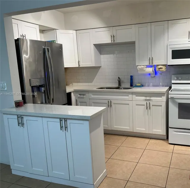 2-bedroom home at 2702 Pierce Street #5, Hollywood