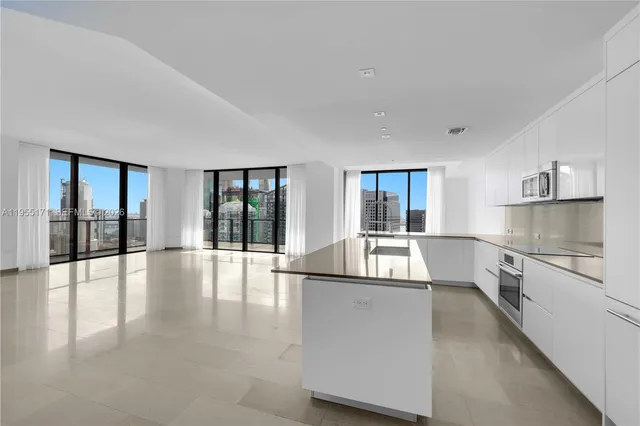 4-bedroom home at 88 SW 7th Street #3711, Miami