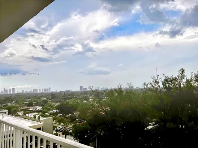 2-bedroom home at 1300 NE Miami Gardens Drive #1001E, Miami
