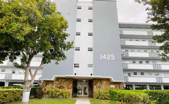2-bedroom home at 1425 Atlantic Shores Boulevard #209, Hallandale Beach