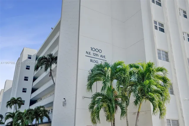 1-bedroom home at 1000 NE 12th Avenue #505, Hallandale Beach