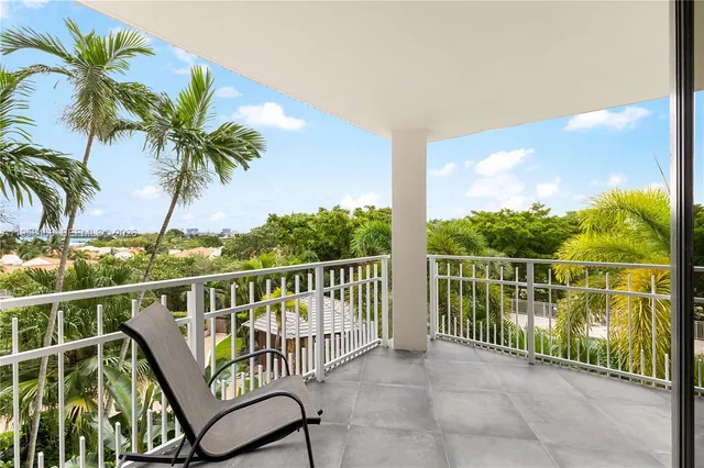 2-bedroom home at 1000 Quayside Terrace #506, Miami
