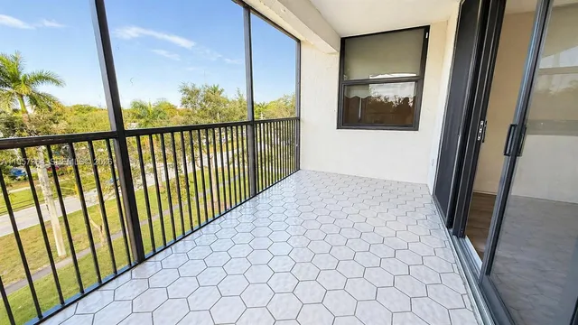 2-bedroom home at 6800 Cypress Road #501, Plantation