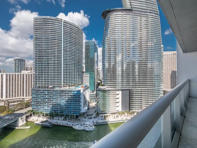 1-bedroom home at 465 Brickell Avenue #2304, Miami