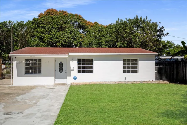 4-bedroom home at 2311 Fletcher Street, Hollywood