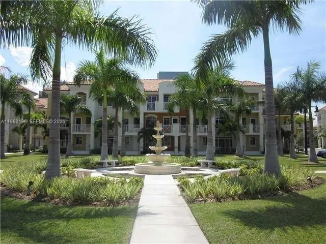 2-bedroom home at 18402 NE 27 Court #124, Aventura