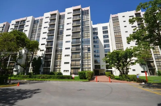 1-bedroom home at 17021 N Bay Road #316, Sunny Isles Beach