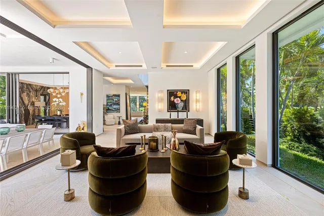 6-bedroom home at 2499 N Meridian Avenue, Miami Beach