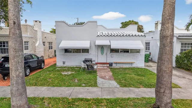 3-bedroom home at 623 NE 4th Street, Hallandale Beach
