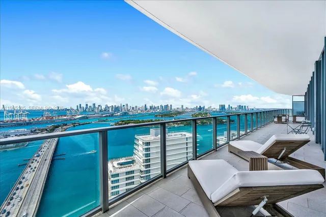 3-bedroom home at 501 W Ave 3102 #3102, Miami Beach