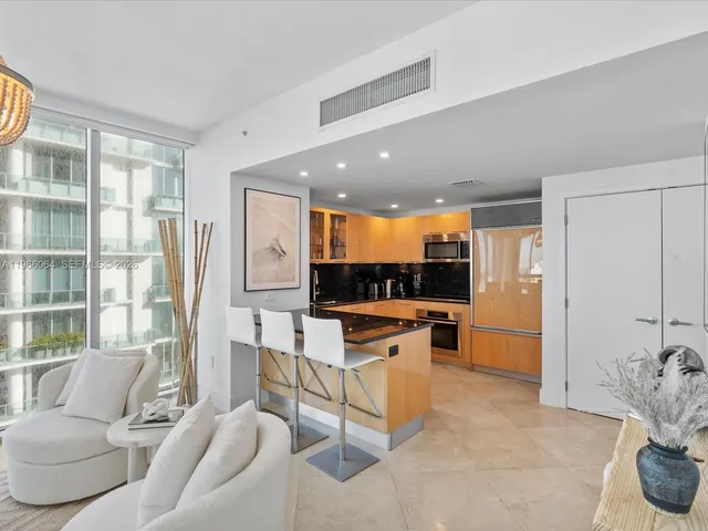 1-bedroom home at 6899 Collins Avenue #1704, Miami Beach