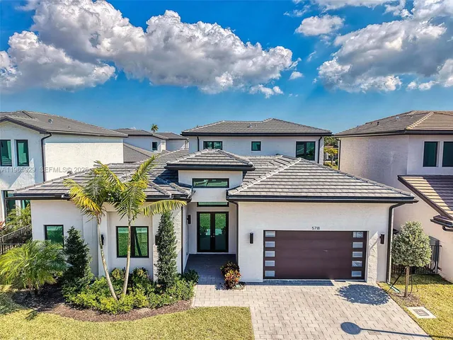 5-bedroom home at 5718 Ashwood Circle W, Hollywood