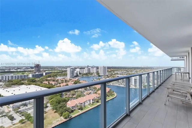 3-bedroom home at 4010 S Ocean Drive #R2204, Hollywood