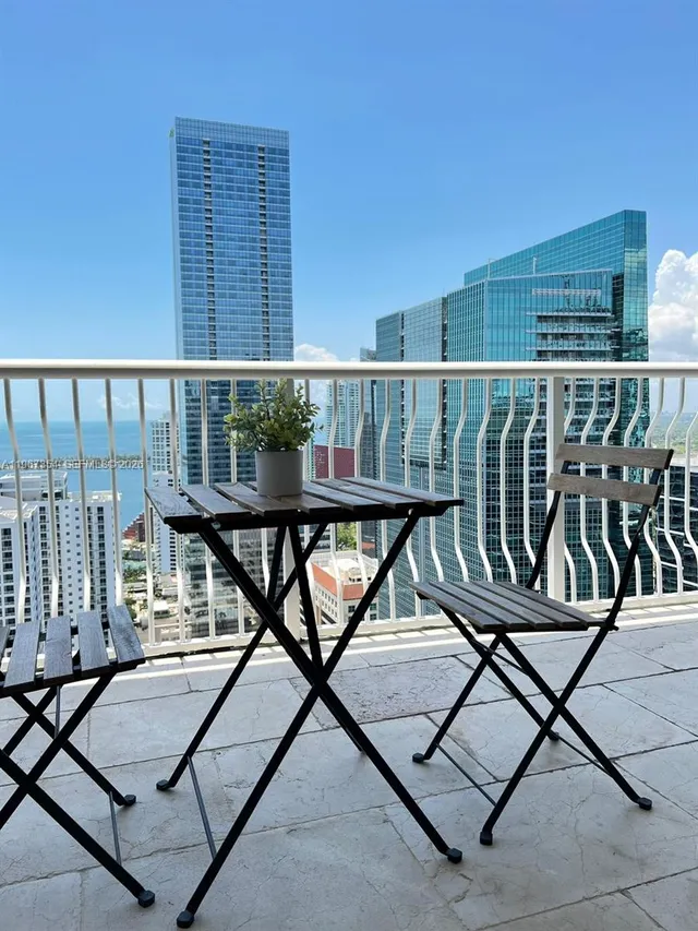 1-bedroom home at 1200 Brickell Bay Drive #4217, Miami