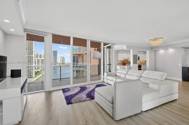 3-bedroom home at 3370 Hidden Bay Drive #1501, Aventura