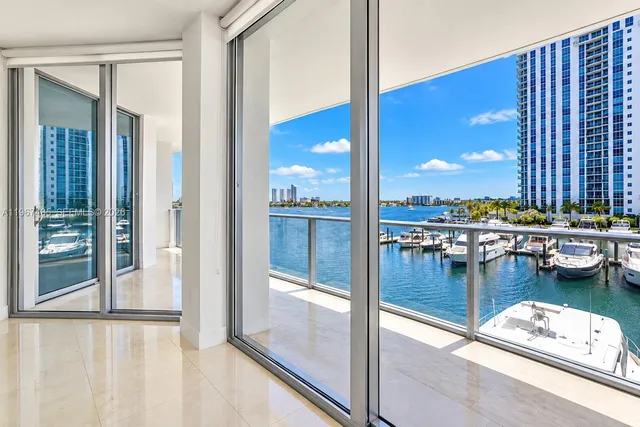 2-bedroom home at 17301 Biscayne Boulevard #305, North Miami Beach