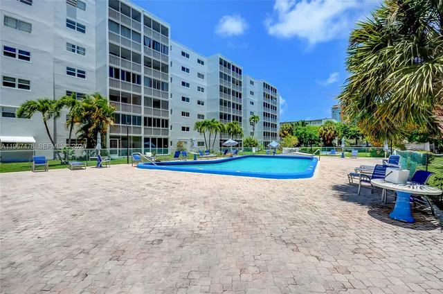 2-bedroom home at 301 NE 14th Avenue #702, Hallandale Beach