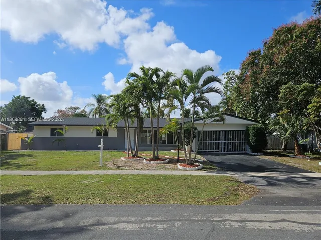 4-bedroom home at 221 SW 53rd Avenue, Plantation
