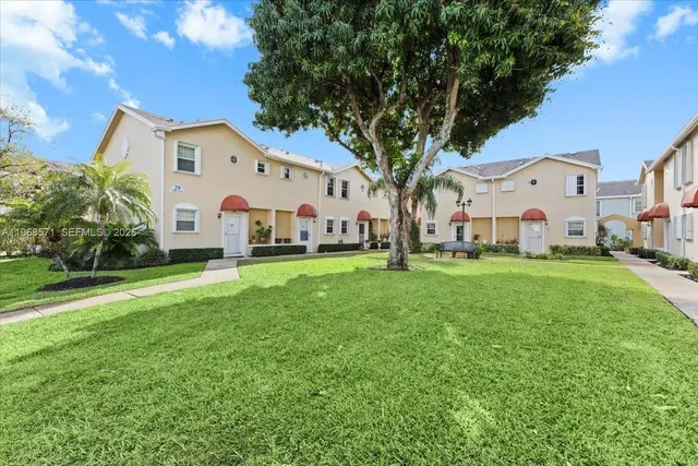2-bedroom home at 307 Waterside Drive, Hypoluxo