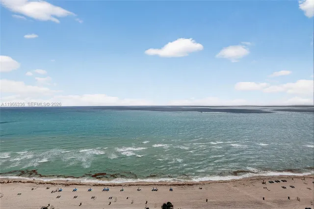 4-bedroom home at 17555 Collins Avenue #2303/04, Sunny Isles Beach
