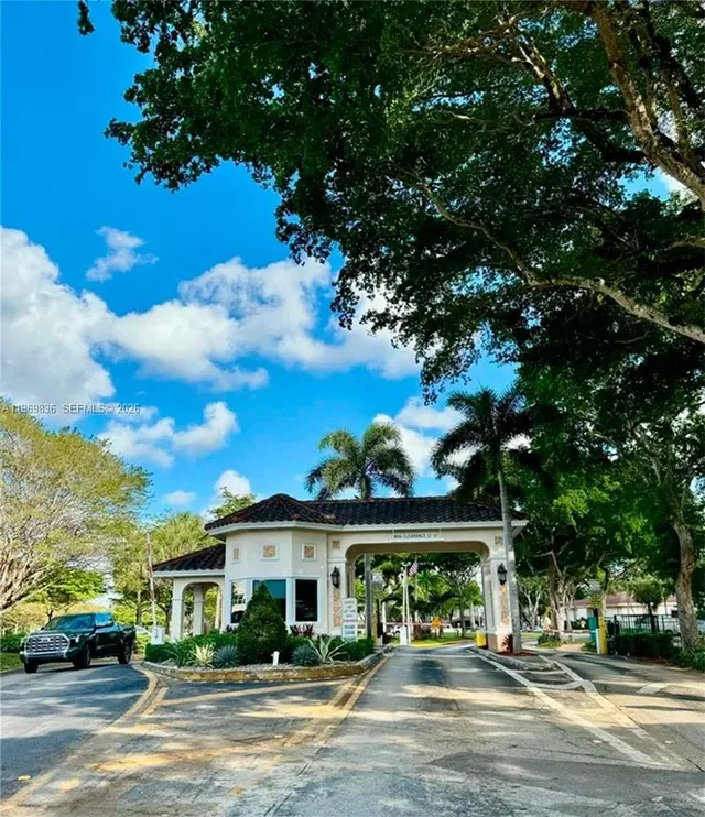 2-bedroom home at 900 Saint Charles Place #316, Pembroke Pines