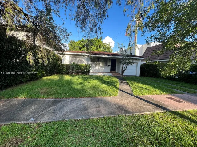2-bedroom home at 812 Columbus Boulevard, Coral Gables