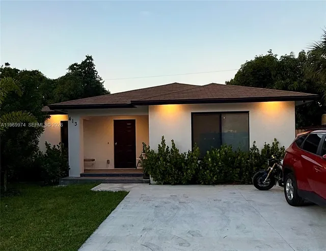 5-bedroom home at 413 SW 10th Street, Delray Beach