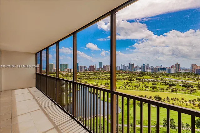 2-bedroom home at 20379 W Country Club Drive #2336, Aventura