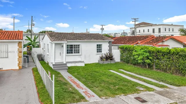 3-bedroom home at 6819 SW 25th Street, Miami