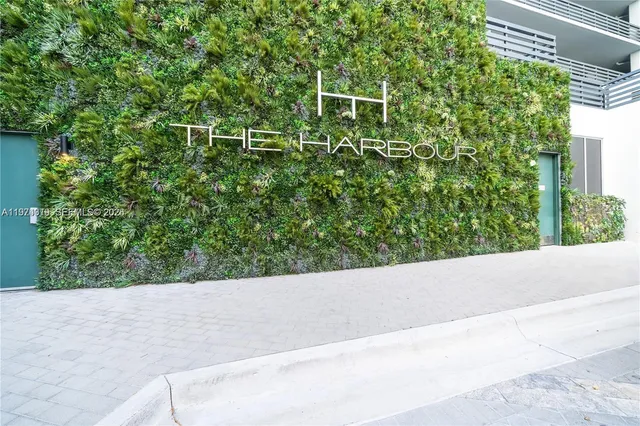 1-bedroom home at 16385 Biscayne Boulevard #1120, North Miami Beach