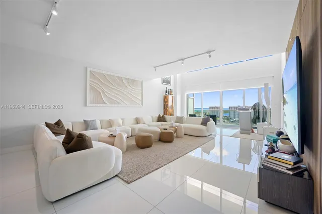 4-bedroom home at 400 Sunny Isles Boulevard #2004, Sunny Isles Beach