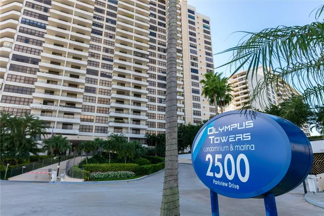 2-bedroom home at 2500 Parkview Drive #1121, Hallandale Beach