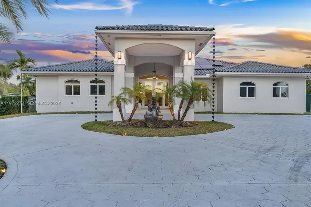 5-bedroom home at 135 SW 125th Avenue, Miami