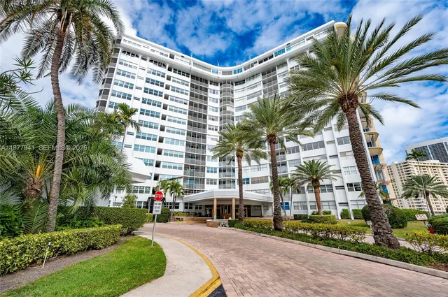 1-bedroom home at 100 Golden Isles Drive #104, Hallandale Beach